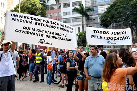 Protesto contra os cortes na Educação em Sorocaba