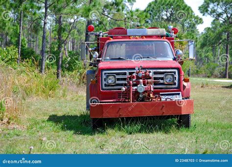 Vintage Abandoned Fire Truck Stock Image Image Of Fire Firetruck