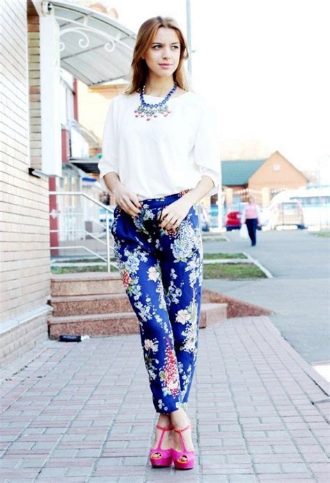 15 Voguish Outfit Ideas With The Trendy Printed Jeans Pretty Designs