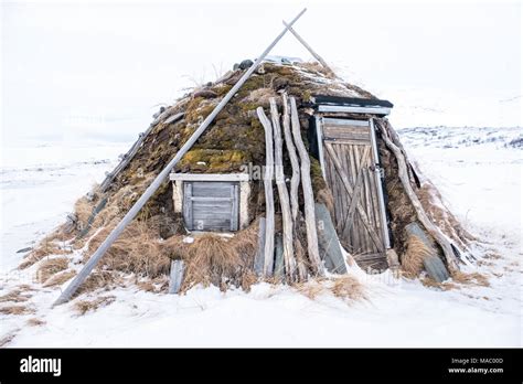 Traditional lappish hut hi-res stock photography and images - Alamy