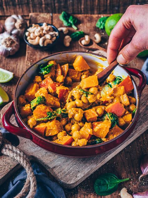 This Creamy Vegan Pumpkin Chickpea Curry With Spinach Is The Perfect Comfort Food With The Be