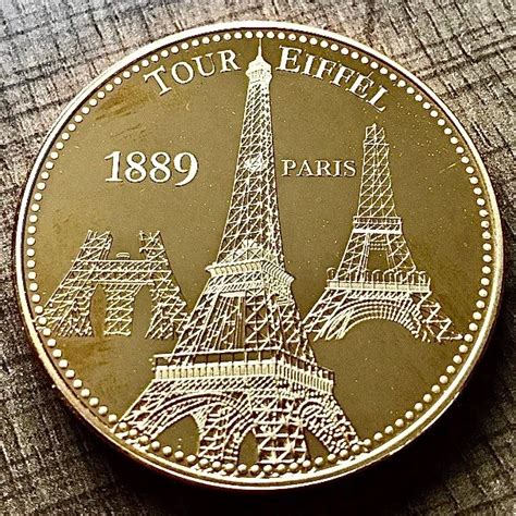 MÉDAILLE LES PLUS beaux trésors du patrimoine de France La tour Eiffel