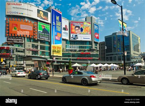 Downtown Yonge Yonge Dundas Square Hi Res Stock Photography And Images