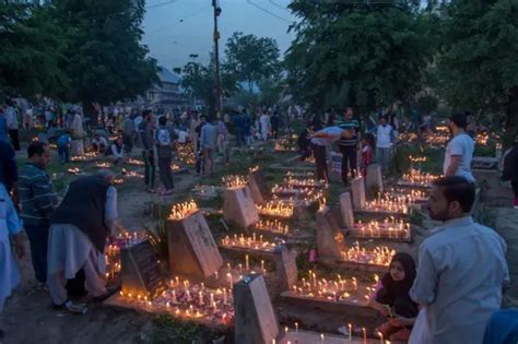 ইসলাম ধর্মে শবে বরাত যেভাবে বাংলাদেশ ভারত ও পাকিস্তানে উৎসবে পরিণত হলো