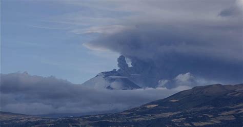 Recogen Ceniza Del Volc N Cotopaxi Para Evaluar Avance De Su Proceso