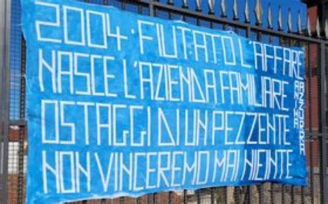 Napoli non dimentica striscione contro De Laurentiis al rione Sanità