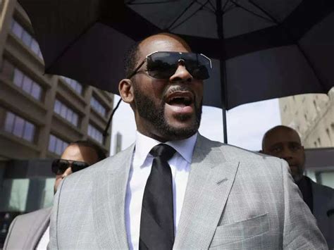 R Kelly Trial Ex Girlfriend Testifies Singer S Manager Threatened To Kill Her Over Stolen Sex