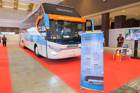 Hadir Di Ajang Busworld Southeast Asia Ftui Pamerkan Bus Listrik