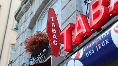 Tabac en 2021 les Français ont arrêté d arrêter de fumer Les Echos