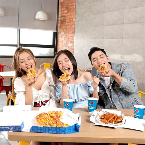 Hot TikToker 6M followers gây bão với trend Xỉu chồng xỉu đổ gây xôn xao cư dân mạng