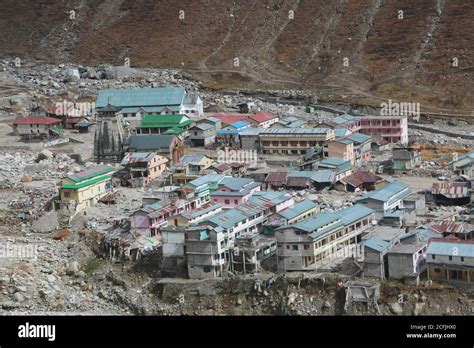 Vista aérea del templo de Kedarnath después del desastre de Kedarnath