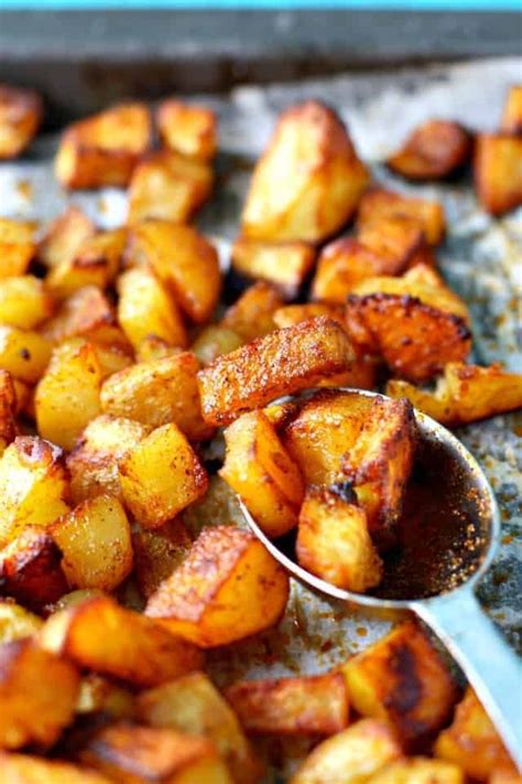 Perfectly Seasoned Roasted Potatoes Recipe Recipes Seasoned Roasted Potatoes Food Dishes