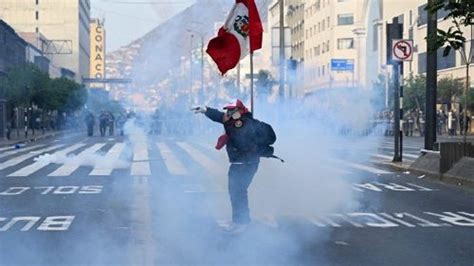 Aumentan Las Protestas En Perú Más De 100 Bloqueos Y Al Menos 42 Muertos Sin Línea Mx