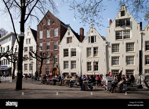 Spui Square, Begijnhof Béguinage, Amsterdam, Netherlands, Europe Stock Photo - Alamy