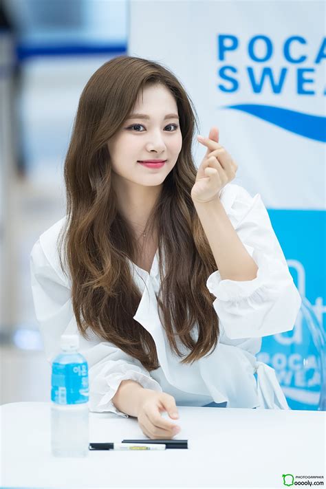 Tzuyu Finger Heart Rtzuyu