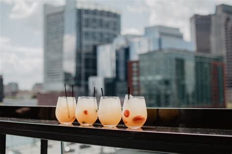 6 Amazing New York Rooftop Cocktail Bars For Hosting Your Next Event