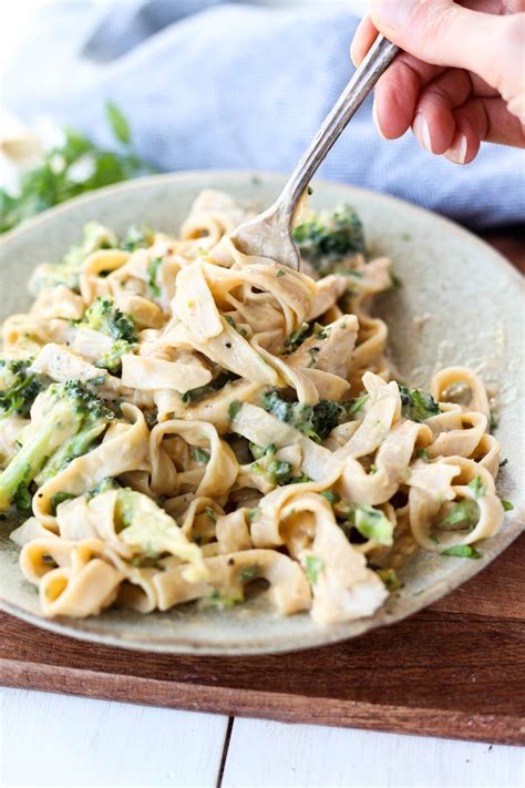 Chicken Fettuccine Alfredo With Broccoli