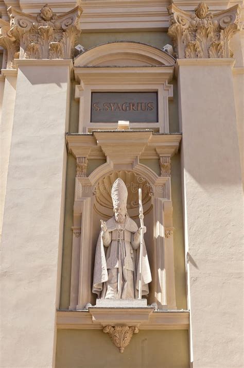 Estatua De San Juan De Nepomuk En Praga Foto De Archivo Imagen De