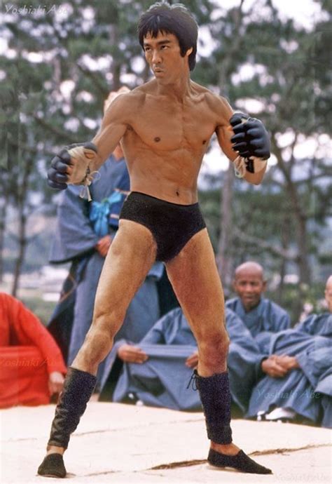 Pin By Naruaki Sasaki On Enter The Dragon Bruce Lee Bruce Lee Photos Bruce Lee Martial Arts