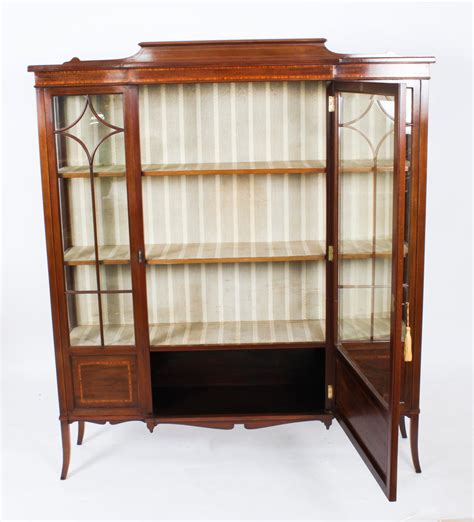 Antique Edwardian Display Cabinet By Maple And Co Early 20th Century At 1stdibs Antique