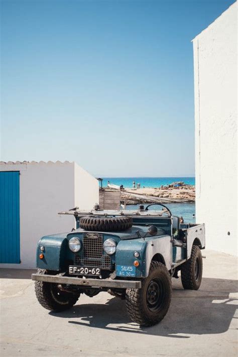 Cool N Vintage Formentera Land Rover 88 Land Rover