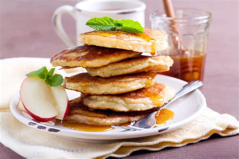 Apfel Pancakes aus Hefeteig mit grünen Äpfeln