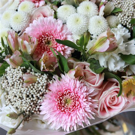 Букеты с доставкой по Москве 24 часа - интернет-магазин «Люби цветы»