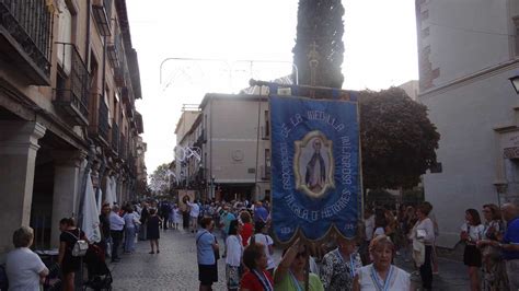 Alcal Se Ech A La Calle Para Acompa Ar A La Virgen Del Val En Su