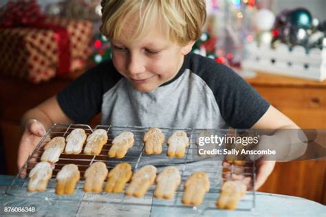Gingerbread Man Kids Photos And Premium High Res Pictures Getty Images