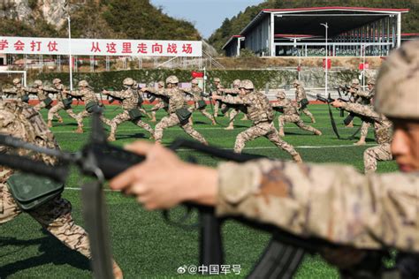 战味十足！武警刺杀操一招一式都热血满格 大陆军事 华夏经纬网