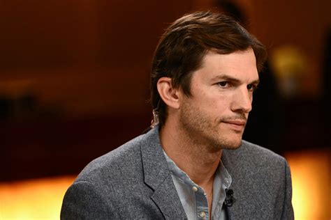 Ashton Kutcher Mila Kunis Resign From Sex Trafficking Prevention Org