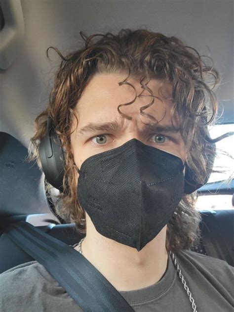 Pin By Jennifer Overkamp On Mr Boo Man Ranboo And Da Bee Tubbo Hot British Men Look At