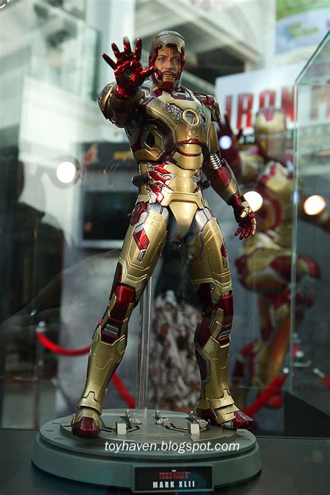 Toyhaven Action City Hot Toys Iron Man Figurines Exhibition Iron Man Mark XLII And Iron Patriot