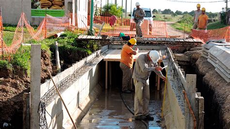 Se Retomaron Las Obras Del Canal De Desagües Y Adoquinado En Villa