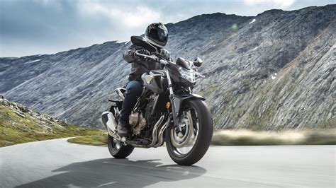 Soi naked bike Honda CB F siêu ngầu với ngoại hình streetfighter