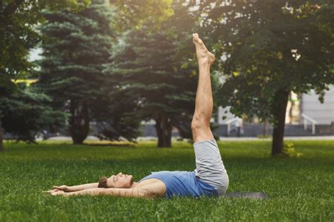 How To Do Vertical Leg Crunches For A Sexy Six Pack Beachbody