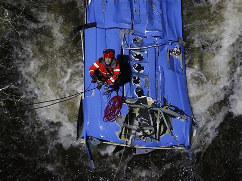 Six morts après la chute d un car dans une rivière en Espagne SWI