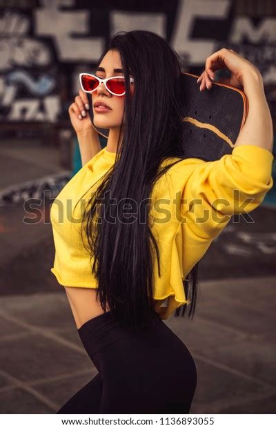 Sexy Slim Fit Brunette Woman Sport Stock Photo 1136893055 Shutterstock