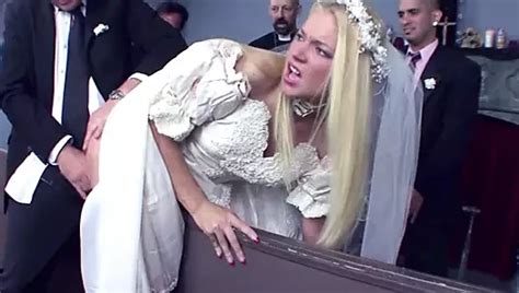 Wedding Porn Videos Show Brides Fucking Strangers XHamster