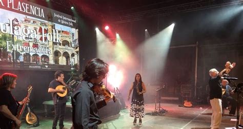 El Festival Folk De Plasencia Cierra Con Lleno En Su Aforo Las Tres