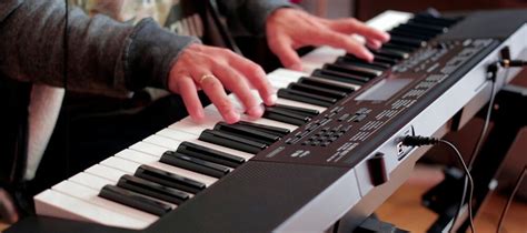 5 Best Portable Keyboard Pianos [Updated 2025 ]