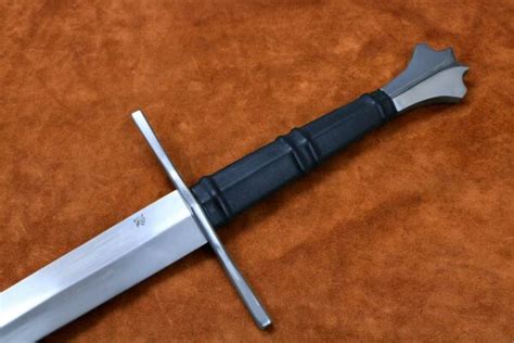 Two Handed Medieval Sword 1332 Darksword Armory