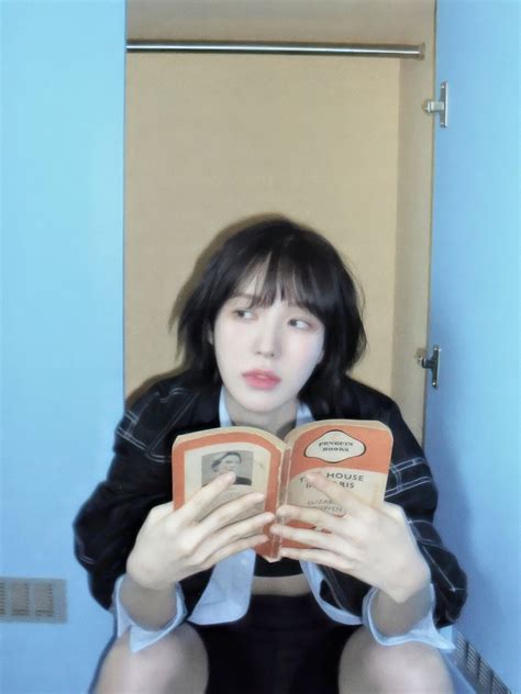 Red Velvet Wendy x GROOVE RHYME 23 S/S Collection | kpopping