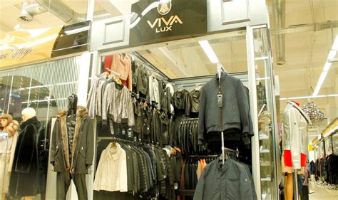 3 500 магазинів, бутіків та торгових точок. Широкий вибір чоловічого та ...