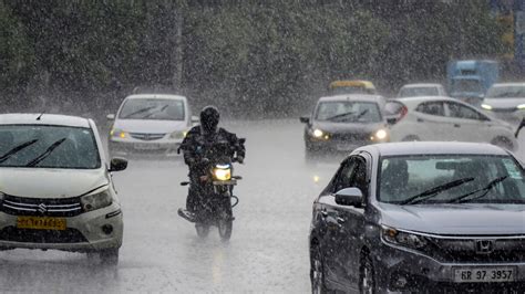 Thunderstorm Heavy Rain Lash Parts Of Delhi Ncr 9 Flights Diverted To Jaipur 1 To Lucknow