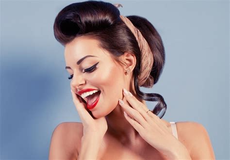 Get Classy With These 12 Modern Pin Up Hairstyles Hairdo Hairstyle