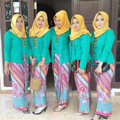 11 Model Kebaya Kutu Baru Modern Hijab