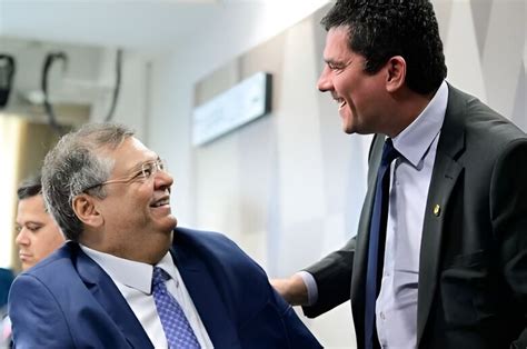 VÍDEO Moro é aconselhado a não declarar voto em Dino e promete ficar