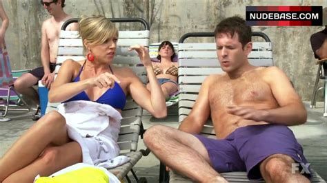 Kaitlin Olson In Hot Bikini On Beach It S Always Sunny In