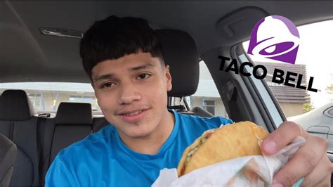 Taco Bell Bacon Club Chalupa Food Review One Of The Best From Taco